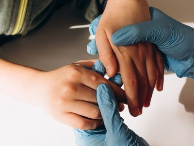 Κονδυλώματα στα παιδιά: Γιατί εμφανίζονται και τι να κάνετε