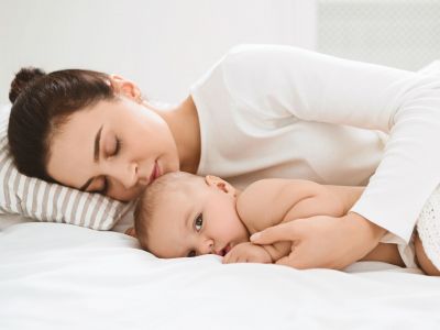 5 tips για να κοιμούνται οι νέες μαμάδες καλύτερα