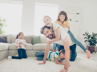 Παιδιά που λένε πάντα «ναι» σε όλους: Πώς να τα βοηθήσουμε να γίνουν ευτυχισμένοι ενήλικες