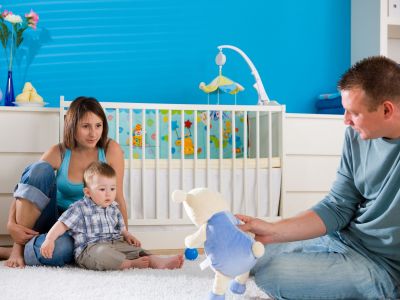 Δημογραφική κρίση: Λιγότεροι γάμοι και γεννήσεις το 2024 στην Ελλάδα