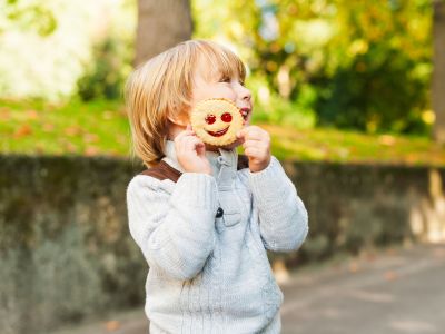 Υπάρχει «καλό» και «κακό» σνακ; Η αλήθεια για τα ενδιάμεσα γεύματα των παιδιών