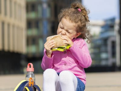 Διευρύνεται το πρόγραμμα σχολικών γευμάτων - Εντάσσονται 53 νέα δημοτικά σχολεία από όλη την Ελλάδα