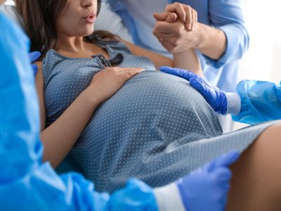 Νέες κατευθυντήριες οδηγίες για την πρόληψη και θεραπεία της αιμορραγίας μετά τον τοκετό σώζουν ζωές