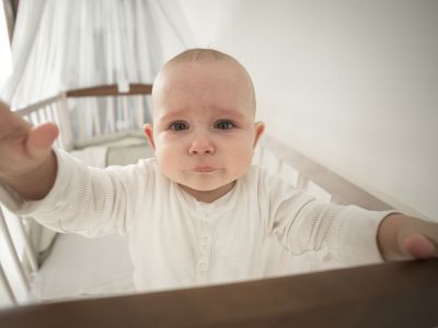 Το μωρό κλαίει: Να τρέξω ή να περιμένω να ηρεμήσει; - Μια νέα έρευνα που θα σας καθησυχάσει