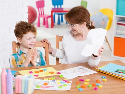 Γιατί πολλά παιδιά με αυτισμό δυσκολεύονται να μιλήσουν;