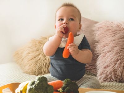 Πώς θα ξέρεις ότι το μωρό σου είναι έτοιμο να ξεκινήσει τις στερεές τροφές