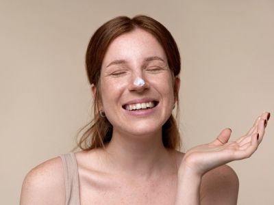 Υαλουρονικό οξύ & ενυδάτωση: Η ρουτίνα που χρειάζεται η επιδερμίδα σας