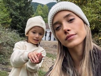 Η Γιολάντα Καλογεροπούλου σε μια αξέχαστη εκδρομή με την κόρη της – Ιππασία και πεζοπορία στη φύση