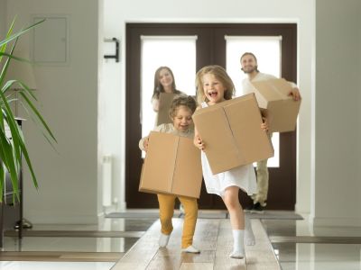 Παιδοψυχολόγος αποκαλύπτει τα σημάδια ότι τα παιδιά μεγαλώνουν σε ένα ευτυχισμένο σπίτι