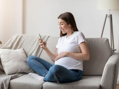 AI και εγκυμοσύνη: Πώς η τεχνητή νοημοσύνη αλλάζει τη μητρική φροντίδα;