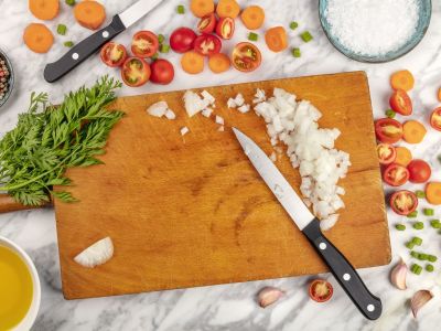Από το λεμόνι ως το λάδι: Απλά tips για καθαρές επιφάνειες κοπής
