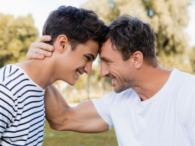 Γιατί πολλοί μπαμπάδες δυσκολεύονται να συνδεθούν με τους γιους τους;