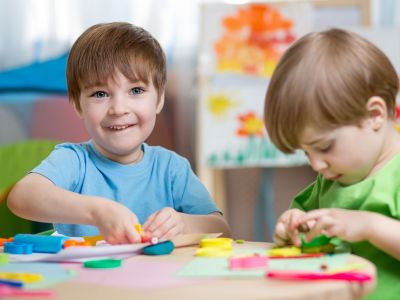 Χάρτινο φιδάκι DIY: Μια απλή και εντυπωσιακή κατασκευή για παιδιά