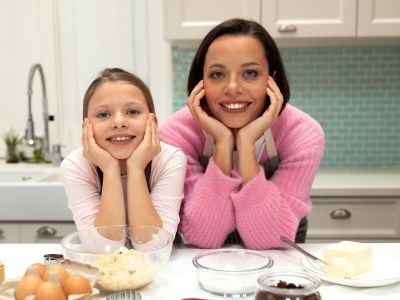 Είμαι μια περήφανη «μαμά του βουτύρου» - Να τι μαθαίνω στην κόρη μου για το φαγητό