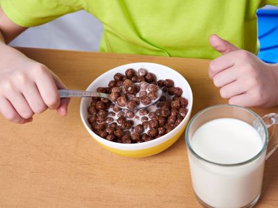 Αντίο στα έτοιμα δημητριακά: Φτιάξτε τα δικά σας με καστανή ζάχαρη και κακάο