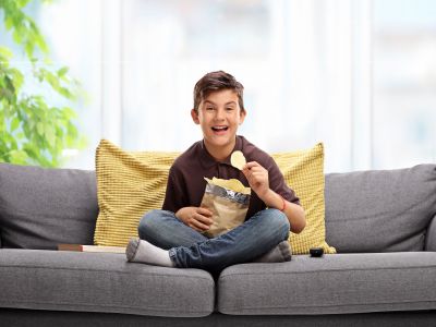 Πώς το συχνό τσιμπολόγημα επηρεάζει τη σχέση του παιδιού σας με το φαγητό;