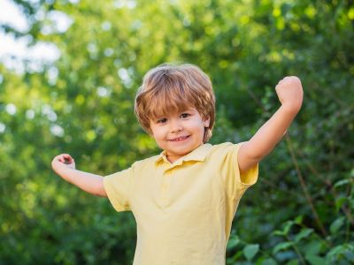 Τι χρειάζονται περισσότερο τα αγόρια σχολικής ηλικίας από τους γονείς τους