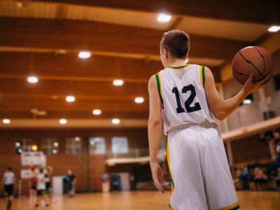 Προπονήσεις έως τις 9 το βράδυ; Τι λένε οι ειδικοί για τον ύπνο των παιδιών