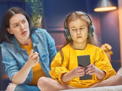 Επτά συμπεριφορές γονιών που αποδυναμώνουν την ανεξαρτησία των παιδιών