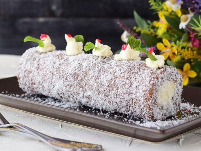 Ρολό με μπισκότα και ινδοκάρυδο - Το γρήγορο λευκό γλυκό που θα λατρέψουν τα παιδιά