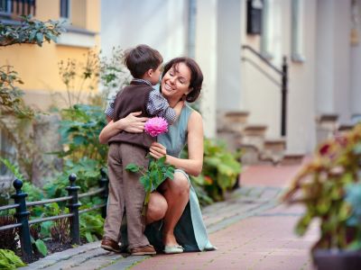 Πώς να καλλιεργήσετε την ευγένεια και την ευγνωμοσύνη στα παιδιά;