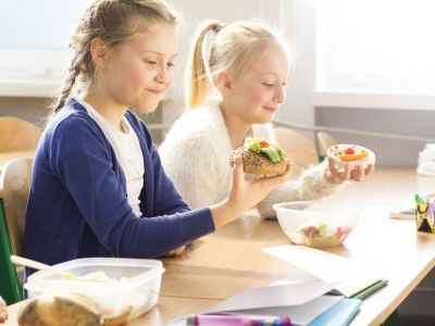 5 tips για να περιορίσετε το junk food και να δώσετε στα παιδιά υγιεινά σνακ