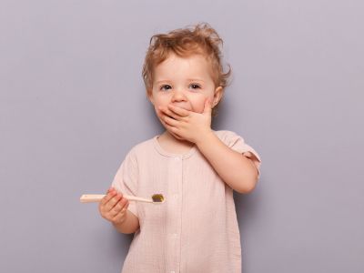 Πώς ενθαρρύνω το παιδί μου να ντύνεται και να πλένει τα δόντια μόνο του;