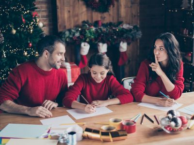 Λέω στα παιδιά μου ότι ο Άγιος Βασίλης τα βλέπει όλα και ειλικρινά, δε μετανιώνω