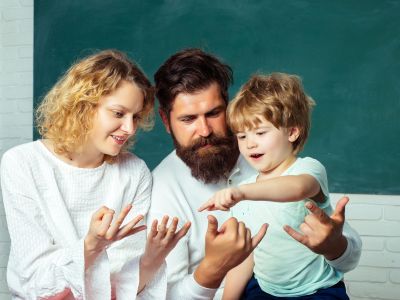 Μετράει στα δάχτυλα; Νέα έρευνα δείχνει ότι τα παιδιά έτσι γίνονται καλύτερα στα μαθηματικά