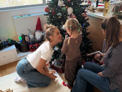 Ντορέττα Παπαδημητρίου: Ο χριστουγεννιάτικος στολισμός ξεκίνησε από το σπίτι της αδελφής της