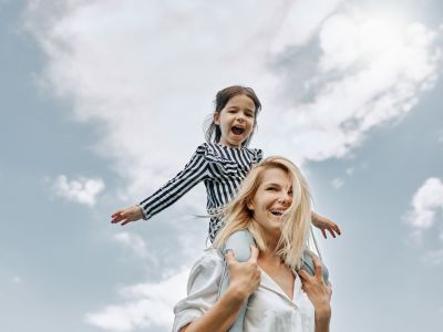 Πώς οι μικρές καθημερινές στιγμές φέρνουν την ευτυχία στους γονείς;