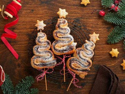 Χριστουγεννιάτικα δέντρα από σφολιάτα με σοκολάτα – Εύκολα, νόστιμα και γιορτινά