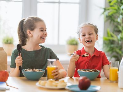 10 θρεπτικά συστατικά που δεν πρέπει να λείπουν από την διατροφή των παιδιών