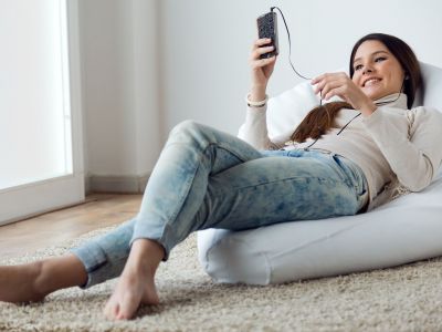 Το ψηφιακό δράμα των εφήβων: Πώς οι ομαδικές συζητήσεις επηρεάζουν τα παιδιά σας