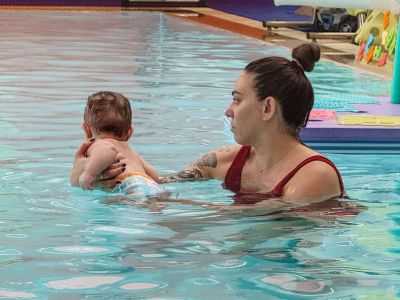 «Ocean child»: Η Ευρυδίκη Βαλαβάνη αποκαλύπτει την αγάπη του μωρού της για το νερό