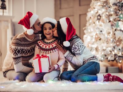 Έρευνα: Πώς τα παιδιά κρατούν ζωντανό το πνεύμα των Χριστουγέννων για όλη την οικογένεια