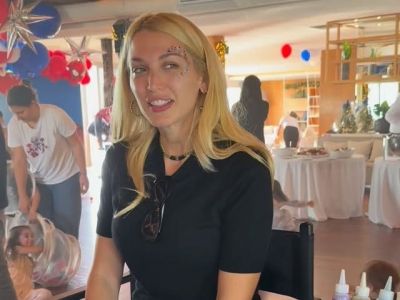 Τα 3Α της Κωνσταντίνας Σπυροπούλου: Το κλαμπ που όλες οι μαμάδες ανήκουμε