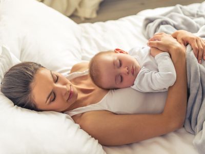 Το TikTok trend που υπόσχεται καλύτερο ύπνο στα μωρά… αλλά δεν δουλεύει