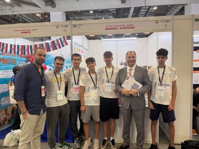 Εκπαιδευτική Αναγέννηση: 11η θέση στην Ολυμπιάδα Εκπαιδευτικής Ρομποτικής στη Σιγκαπούρη