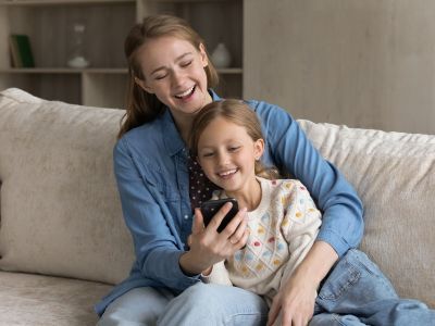 Οι Gen Z γονείς αλλάζουν τους κανόνες της σύγχρονης γονεϊκότητας