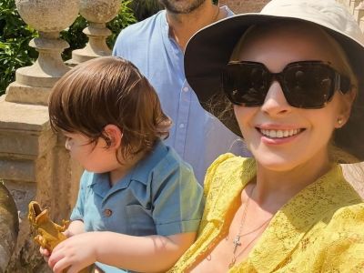 Οι νέες φωτογραφίες της Lindsay Lohan δείχνουν το κοινό πάθος που έχει με τον γιο της