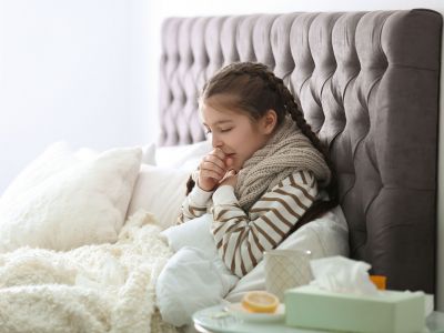 Βήχας στα παιδιά: Τι ισχύει για την ανακούφιση με κρεμμύδι;
