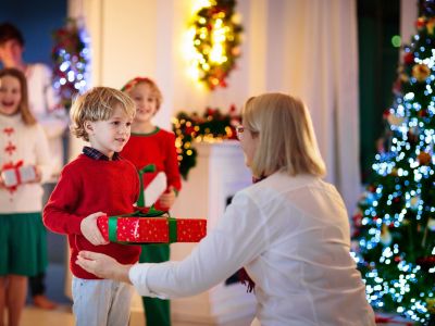11 χριστουγεννιάτικα δώρα για παππούδες και γιαγιάδες που δεν θα ξεχάσουν ποτέ