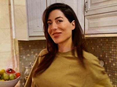 Η Φλορίντα Πετρουτσέλι έδειξε το εύκολο γιορτινό χτένισμα που μπορείτε να φτιάξετε στις κόρες σας