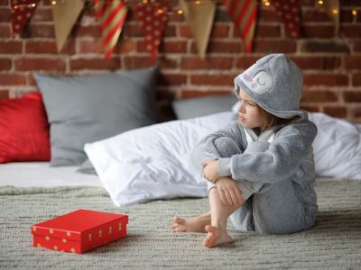Πώς να βοηθήσετε τα παιδιά να διαχειριστούν την απογοήτευση από τα δώρα χωρίς ...γιορτινά meltdown