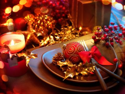 Δέκα ιδέες για να διακοσμήσετε το χριστουγεννιάτικο τραπέζι