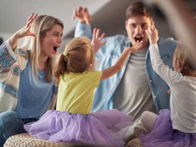 Γονείς και ηθική: Πώς η ανατροφή διαμορφώνει τα συναισθήματα των παιδιών