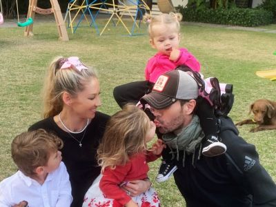 Enrique Iglesias - Anna Kournikova: Η ζωή με τα τέσσερα παιδιά μακριά από τα φώτα της δημοσιότητας