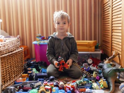 7 τρόποι να οργανώσεις τα παιχνίδια των παιδιών μετά τις γιορτές χωρίς άγχος