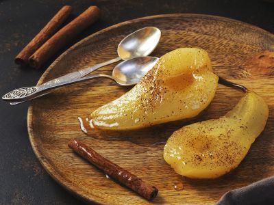 Αχλάδια ψητά με μέλι και κανέλα: Το γλυκό που θα λατρέψουν ακόμη και τα παιδιά σας